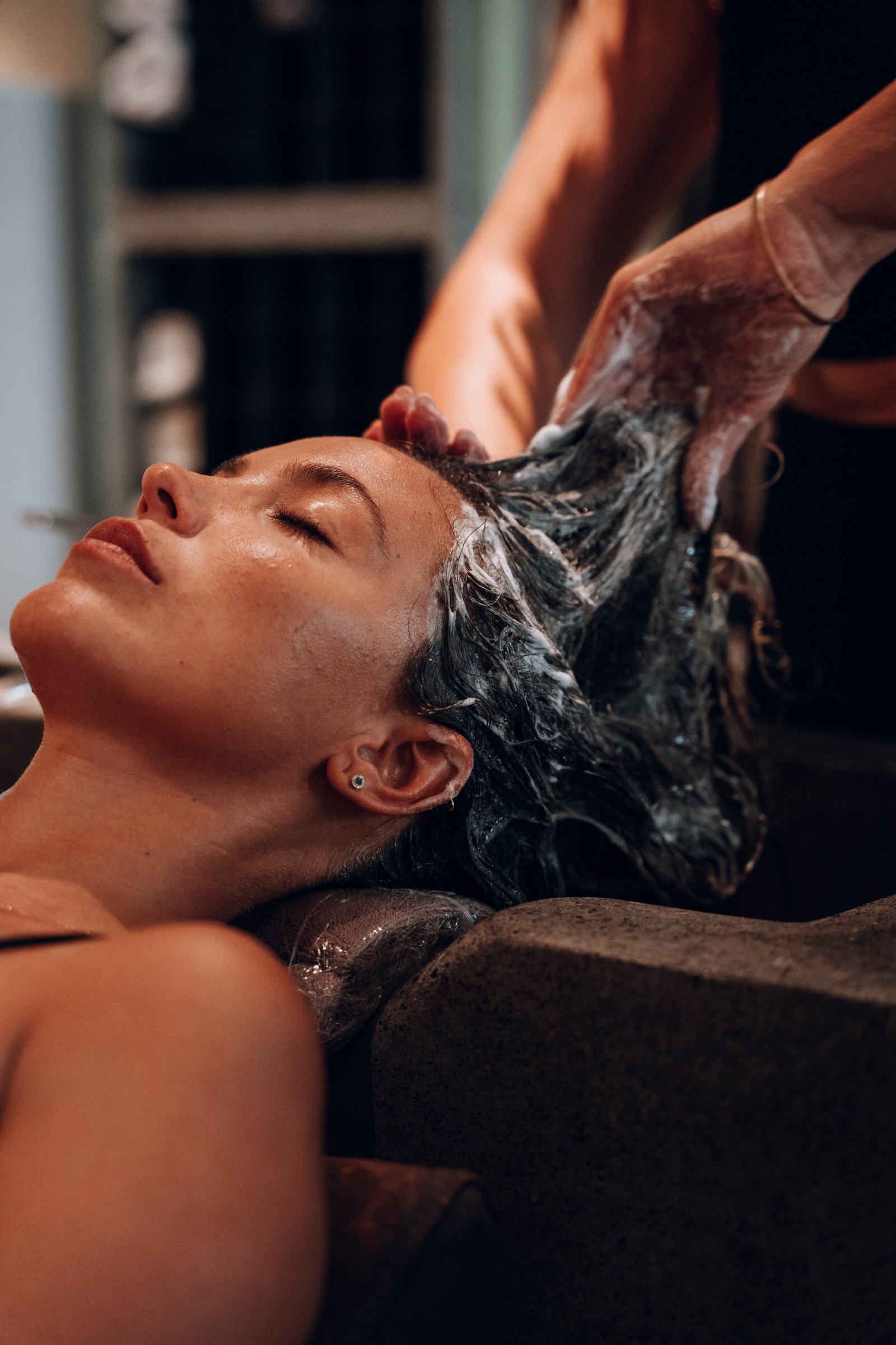 A relaxing hair wash at Piccolina
